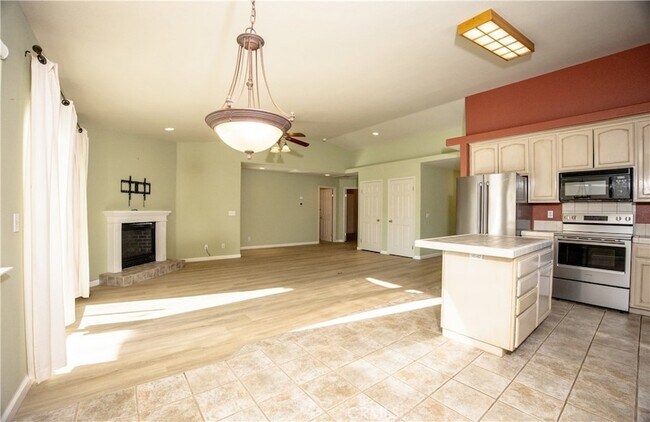 Building Photo - 15518 Little Peak Rd