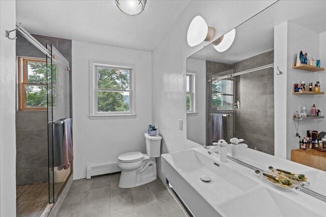 Building Photo - 349 Warburton Ave