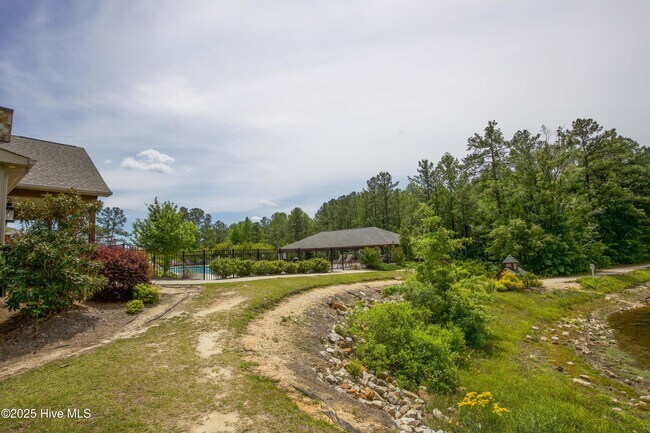 Building Photo - 88 Kensington Dr