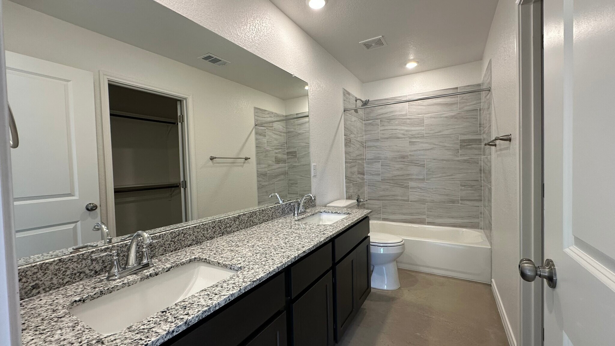 Building Photo - 1209 Lehmann