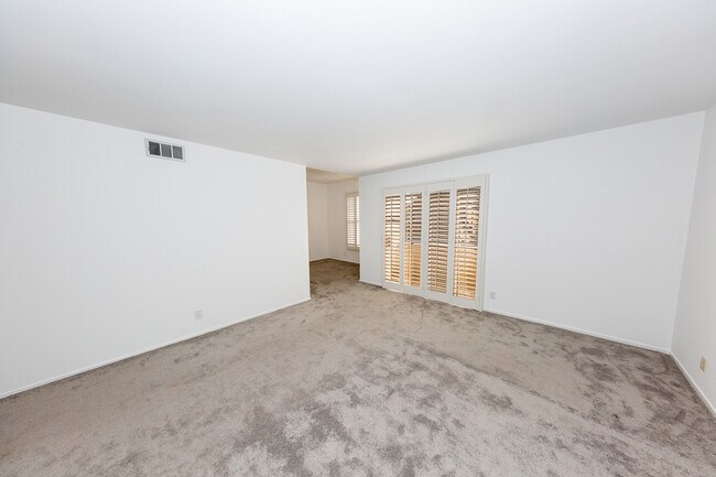 Primary Bedroom with Sitting Area - 4383 Park Paloma