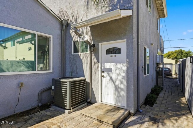 Building Photo - 6721 1/2 Vineland Avenue Unit
