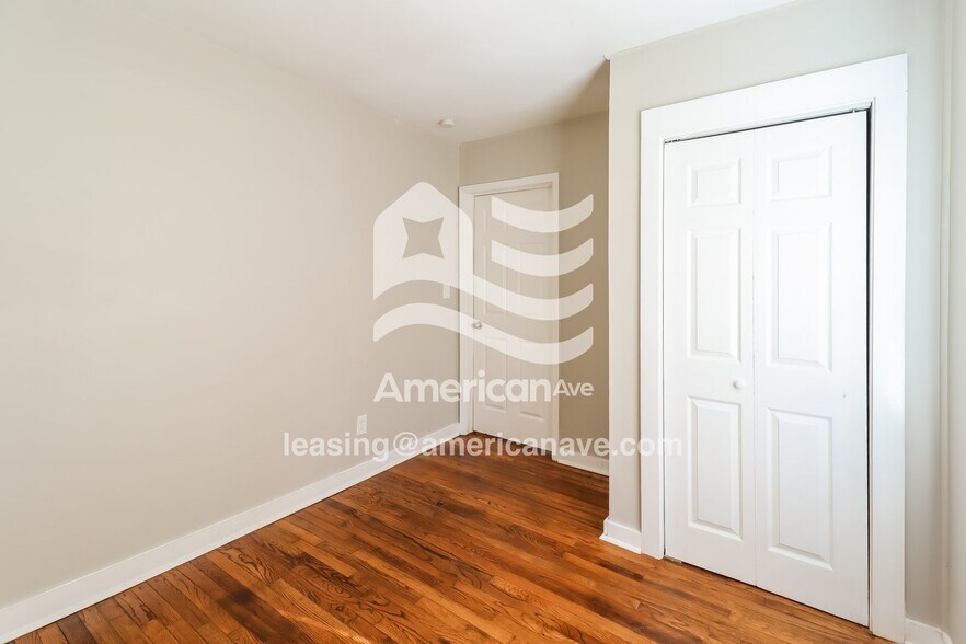 Building Photo - 5512 Ave P