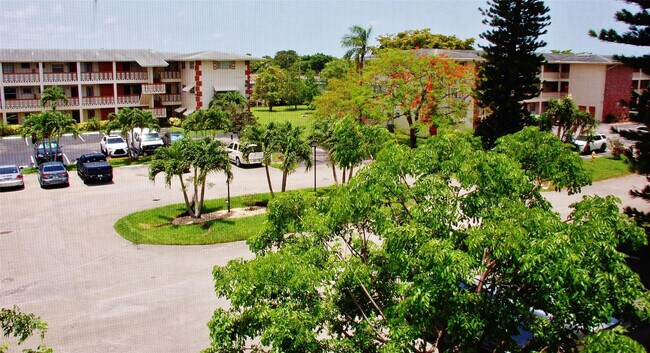 Building Photo - 4770 NW 10th Ct