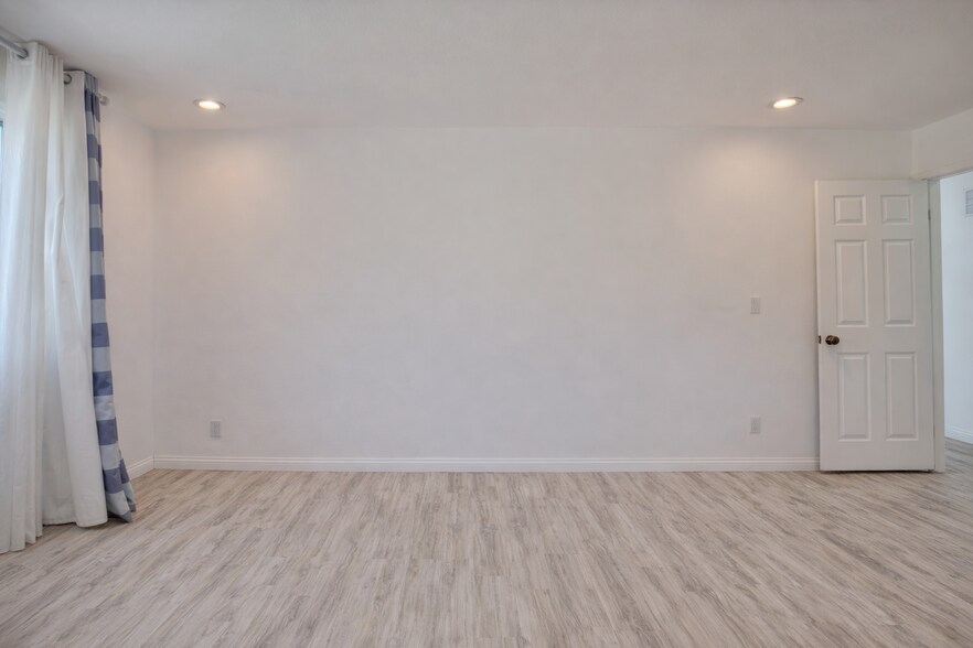 Building Photo - 1966 Rockledge Dr