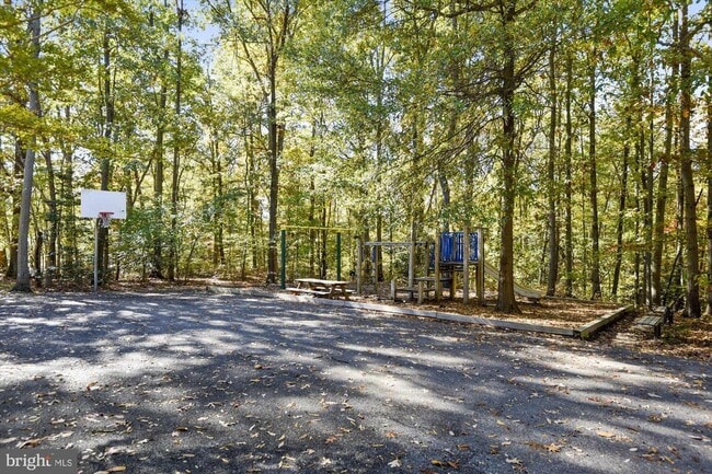 Building Photo - Townhome Chestnut Cove