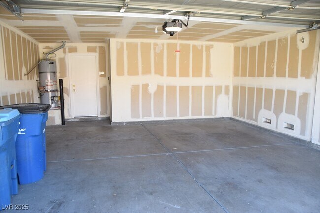 Building Photo - 7804 Wavering Pine Dr