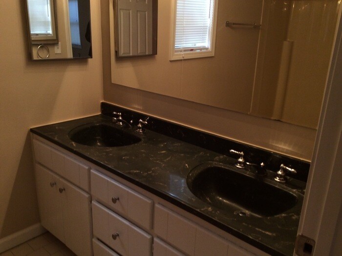 Building Photo - 4944 Tremont Dr NE