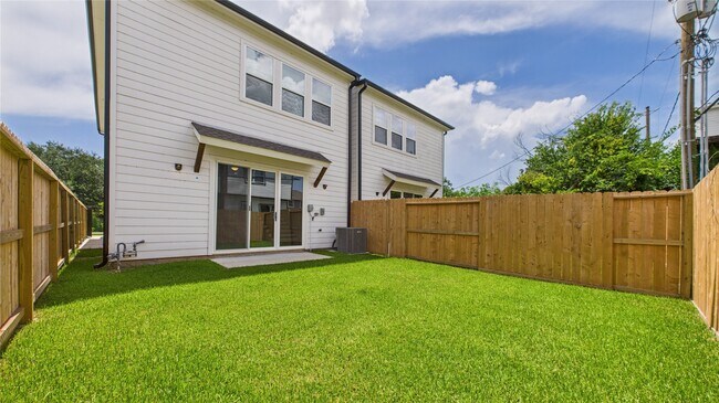 Building Photo - 6732 Lozier St