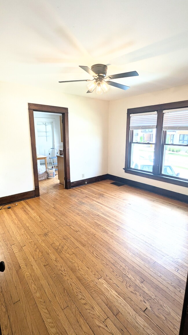 Building Photo - 308 S Broom St