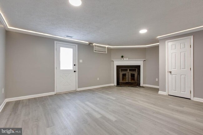 Building Photo - 682 Willowby Run