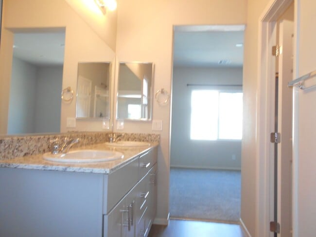 Building Photo - 4655 Moonbow Ave