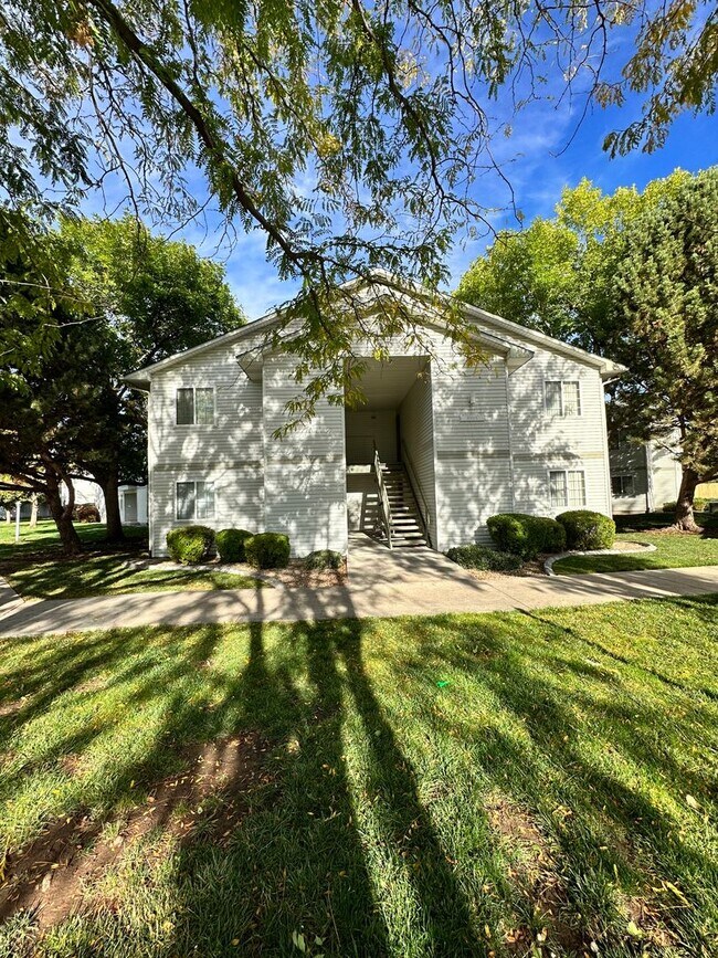 Building Photo - Remarkable Value. Unbeaten Location.