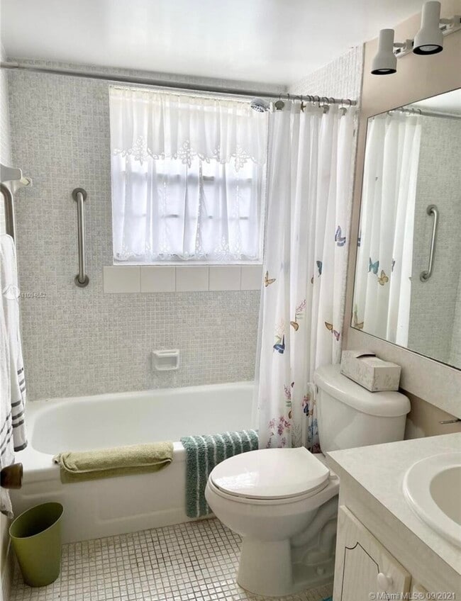 Building Photo - 84 Brighton B