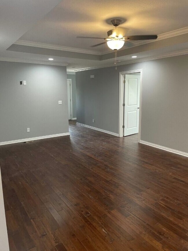 Building Photo - 137 Ashkirk Ln