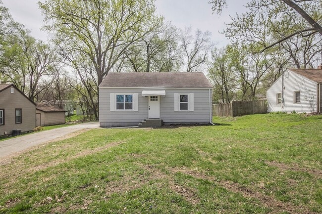 Primary Photo - Adorable 2 bedroom 1 bath home