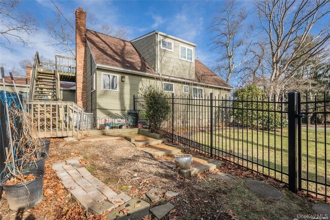 Building Photo - 36 Vine Ln