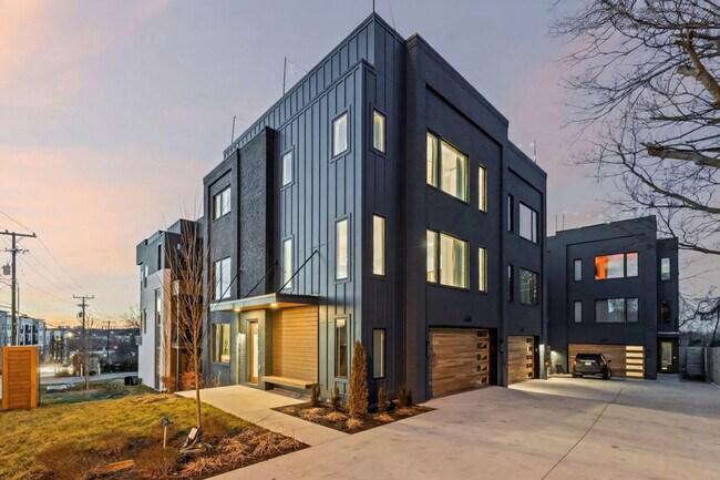 Building Photo - 554 Rosedale Ave