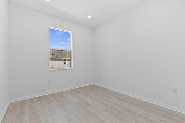 Building Photo - 4404 Longwood Lk Sq