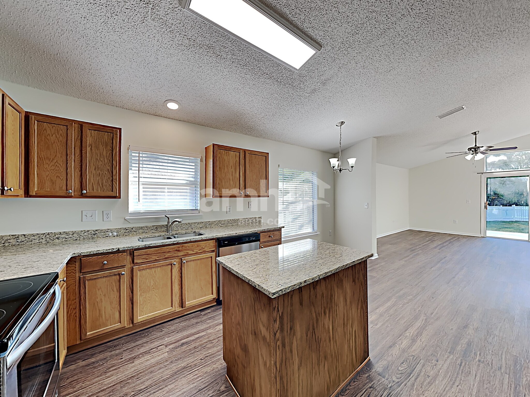 Building Photo - 14213 Fish Eagle Dr E