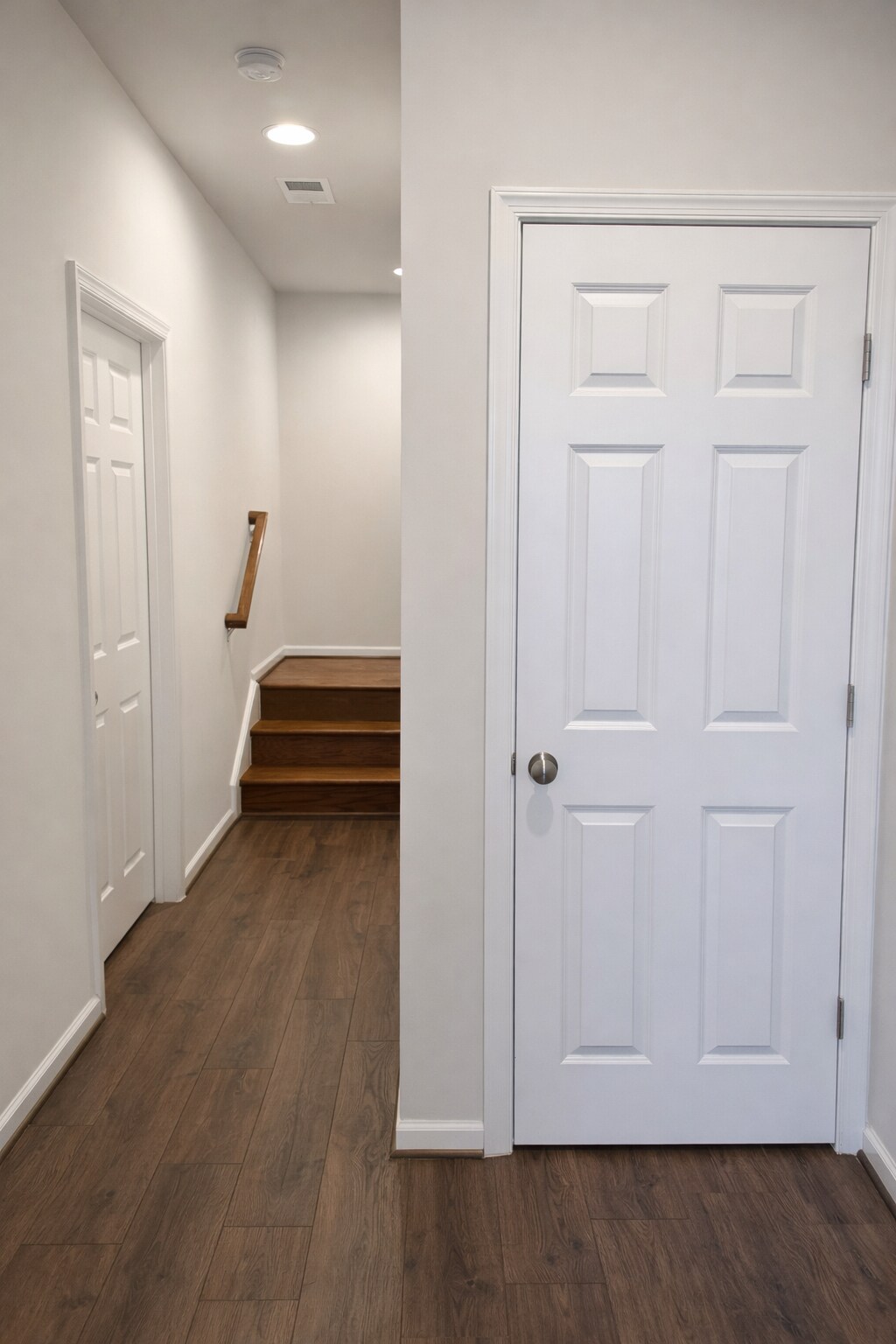 Front Foyer 3 - 16108 Coolidge Ave