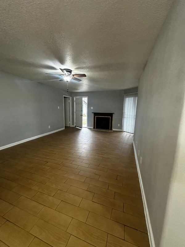 Building Photo - 9797 Leawood Blvd