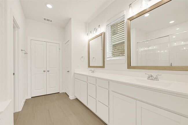 Building Photo - 17115 Bluebonnet Creek Trl