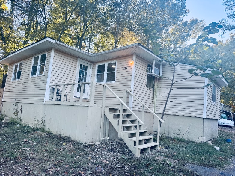 Primary Photo - 889 Baker Rd