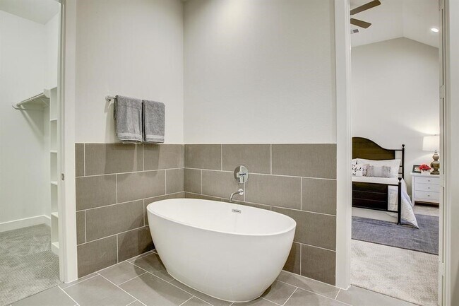 Building Photo - 803 Burton Lndg Ln