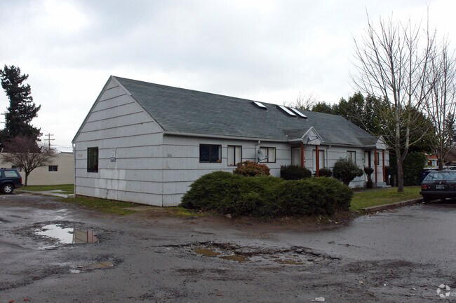 Primary Photo - Cully Court Apartments