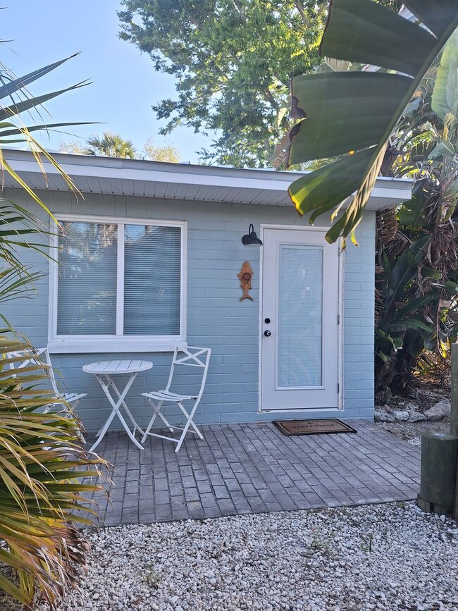 Building Photo - LONG TERM FURNISHED EFFICIENCY-ALL UTILITES INCLUDED!