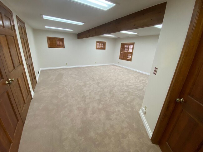 Building Photo - Great Home in the Highlands 360
