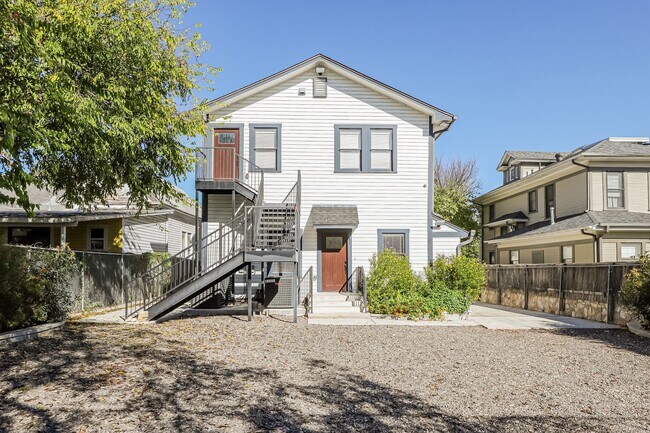 Building Photo - 120 E Magnolia Ave