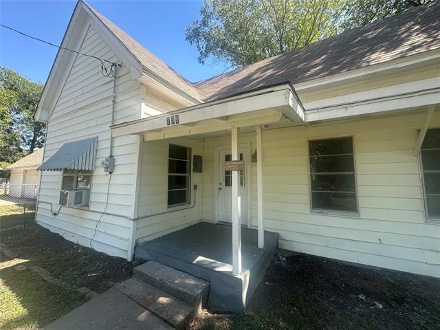 Building Photo - 109 7th St