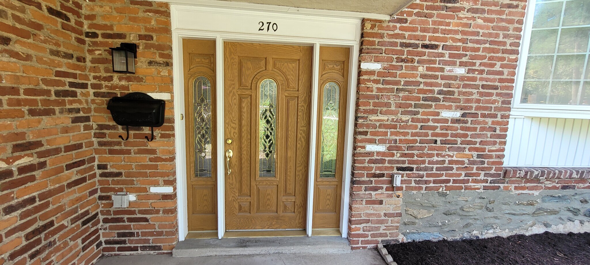 Front Entry with Side Transems - 270 Riverview Rd