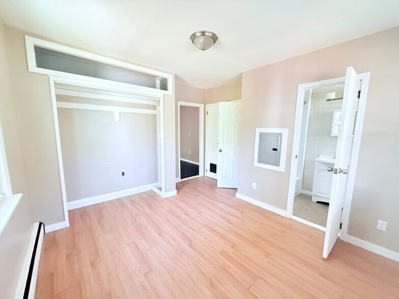 Building Photo - 7 Kennedy Ln