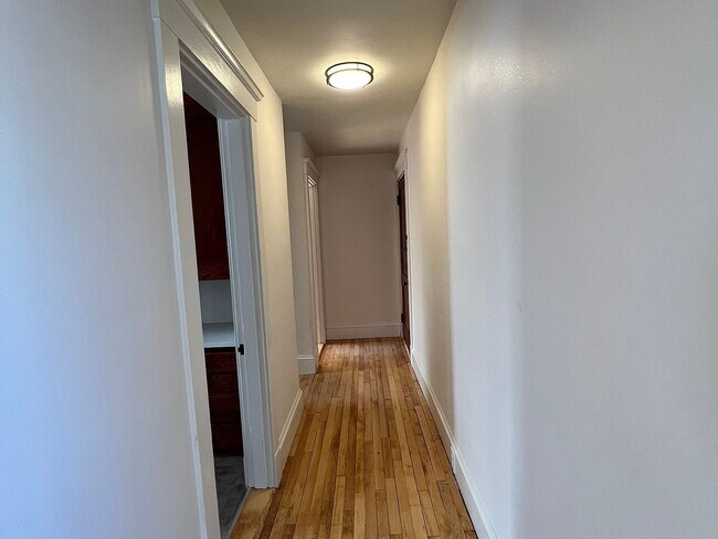 Building Photo - 248 N Main St