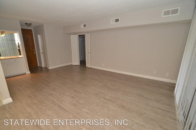 Building Photo - 9015-9015 Burton Way