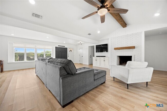 Building Photo - 921 Indian Trail