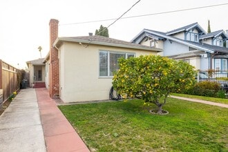 Building Photo - 600 S Idaho St