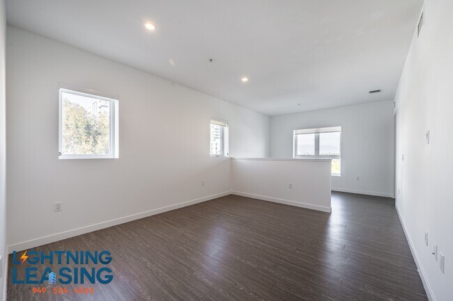 Building Photo - 11403 Chandler Blvd