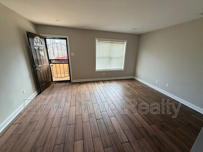 Building Photo - 485 Quinn Rd