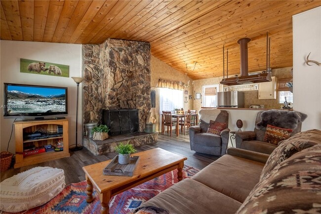 Building Photo - 448 Quail Dr