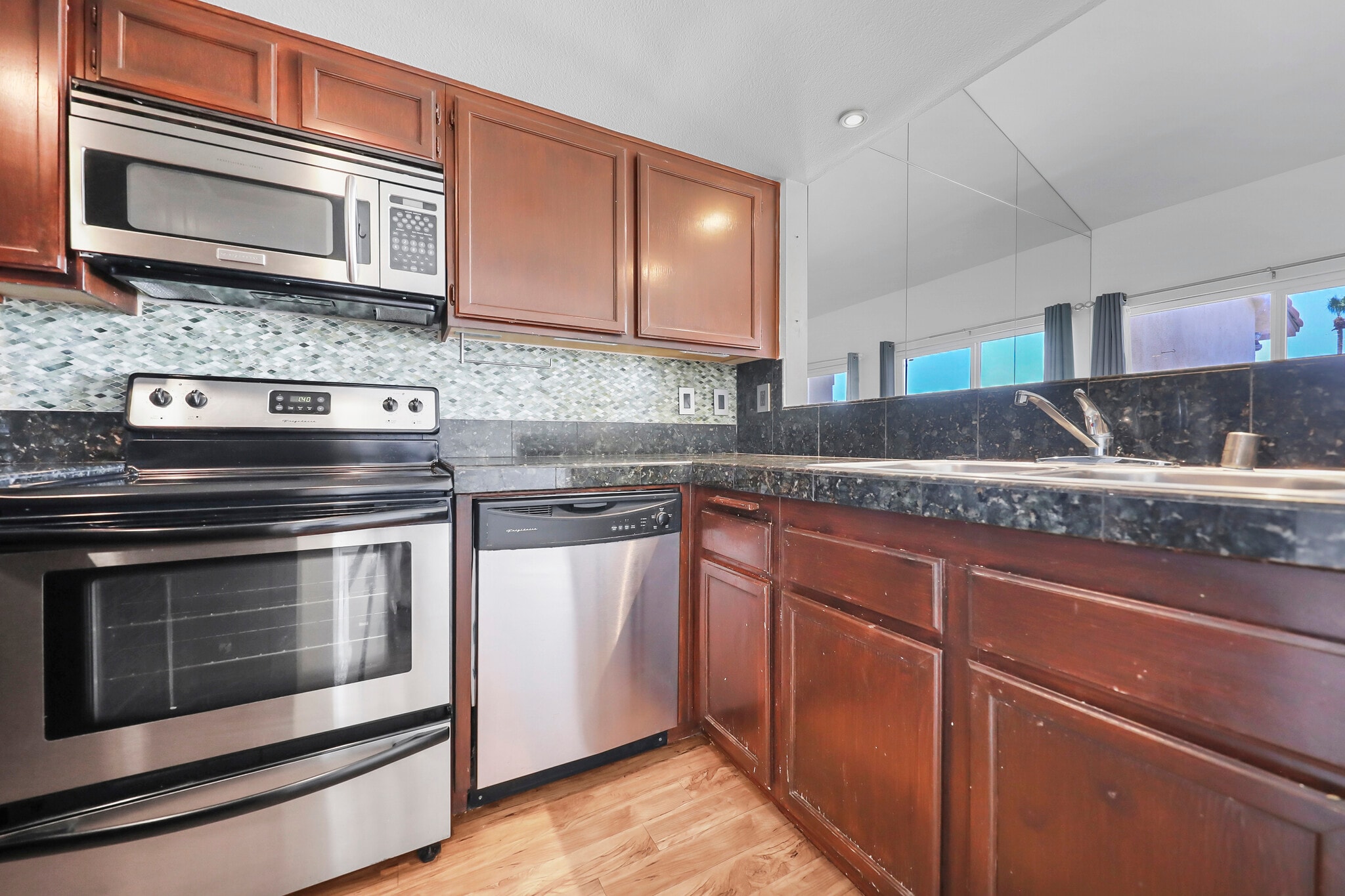 Building Photo - 78133 Crimson Ct
