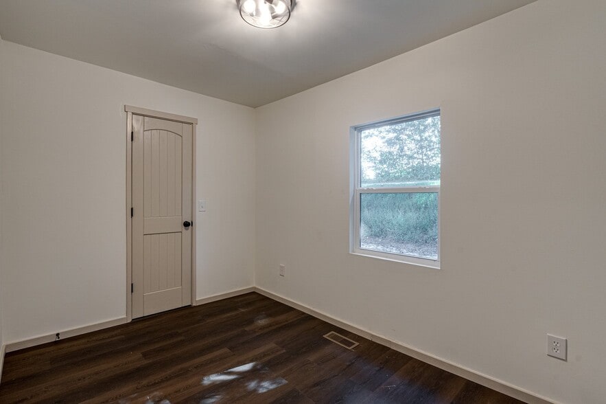 Building Photo - 22 Ridgeland Cir