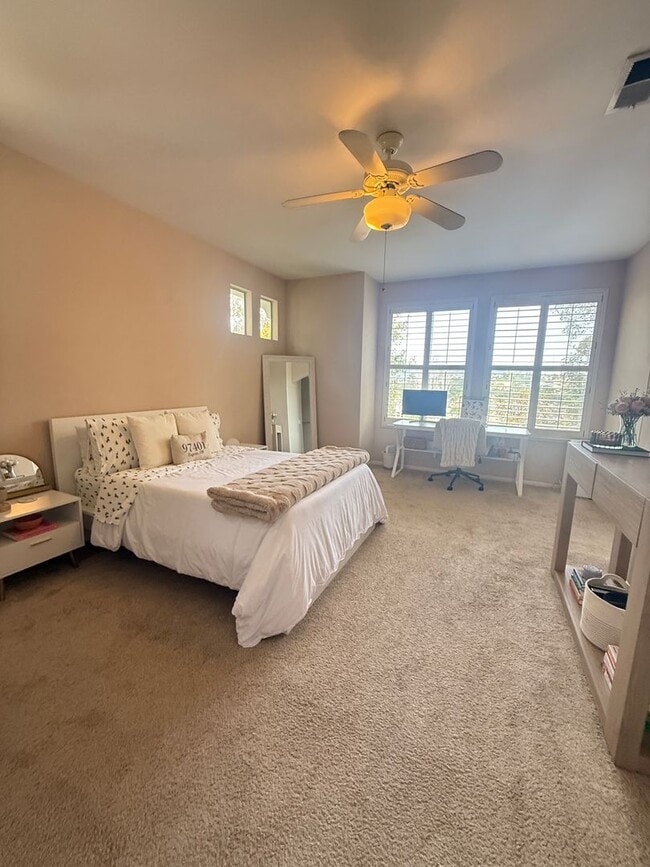 Building Photo - Perfect Encinitas location!