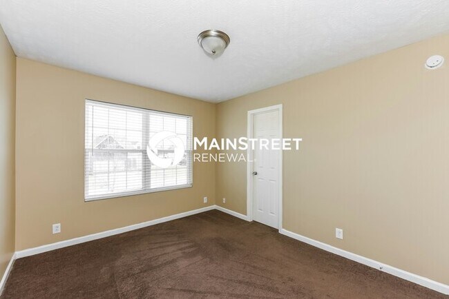 Building Photo - 5 Bedroom Pet-Friendly Home in Murfreesboro, TN with Main Street Renewal