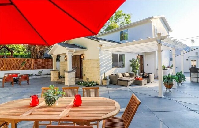 Building Photo - 3815 Laurel Canyon Blvd