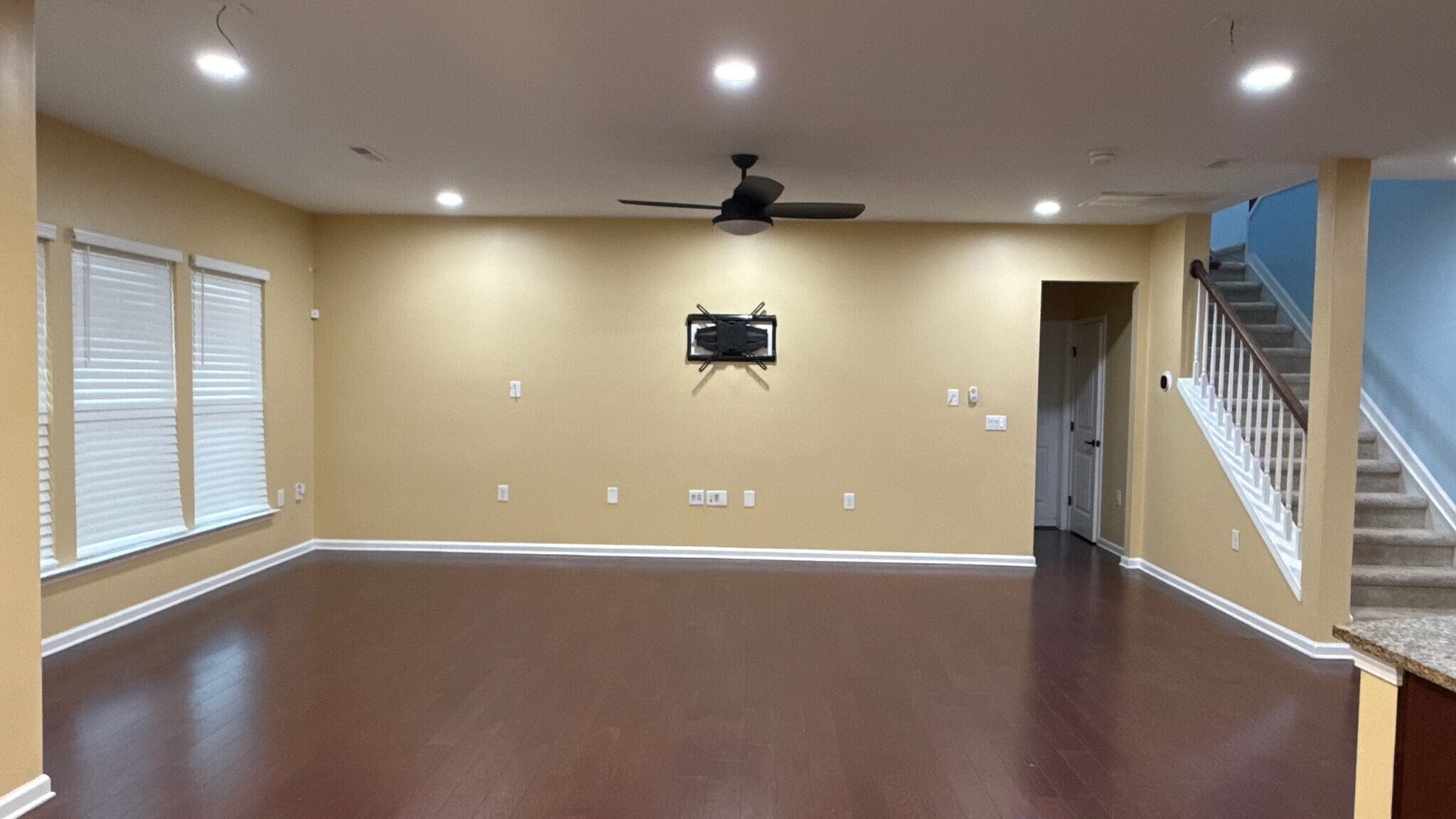 Living Room - 2101 Chipley Dr