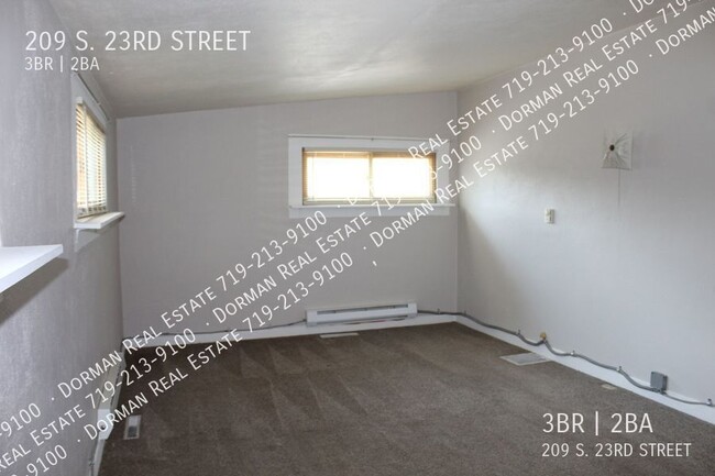 Building Photo - $500 OFF the first month of rent! Home in ...